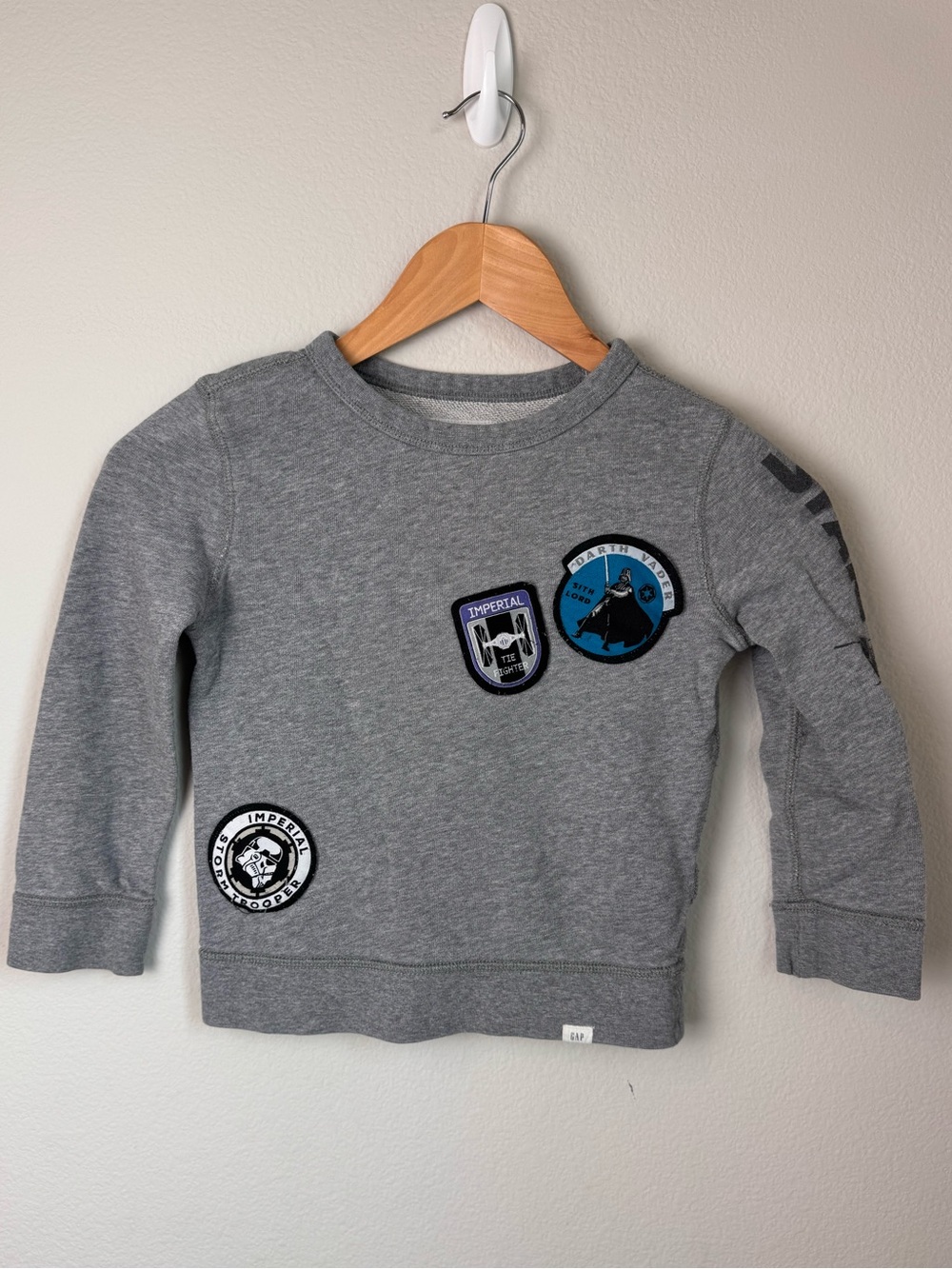 Gap Kids Star Wars Gray Crewneck Sweatshirt with Patch Details
